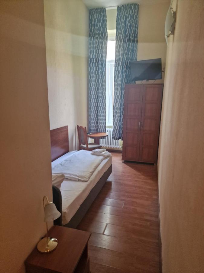 Am Stuttgarter Eck Hotel 2*