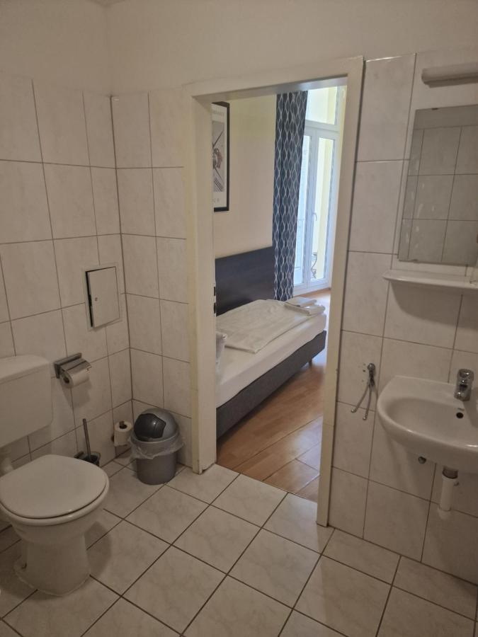Am Stuttgarter Eck 2*