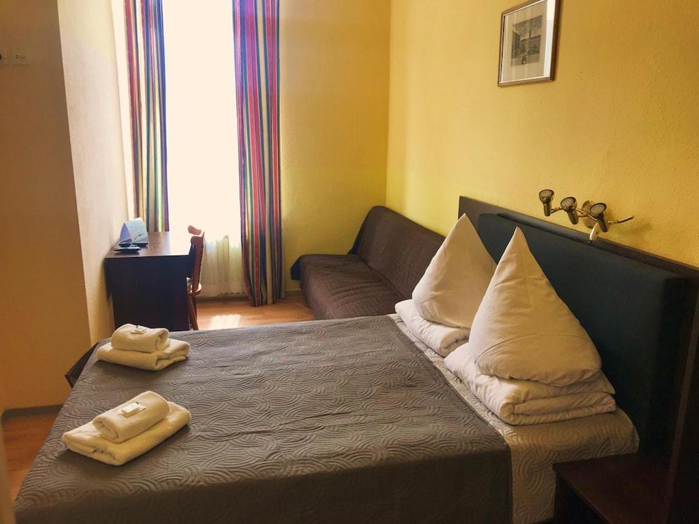 Am Stuttgarter Eck Hotel 2*